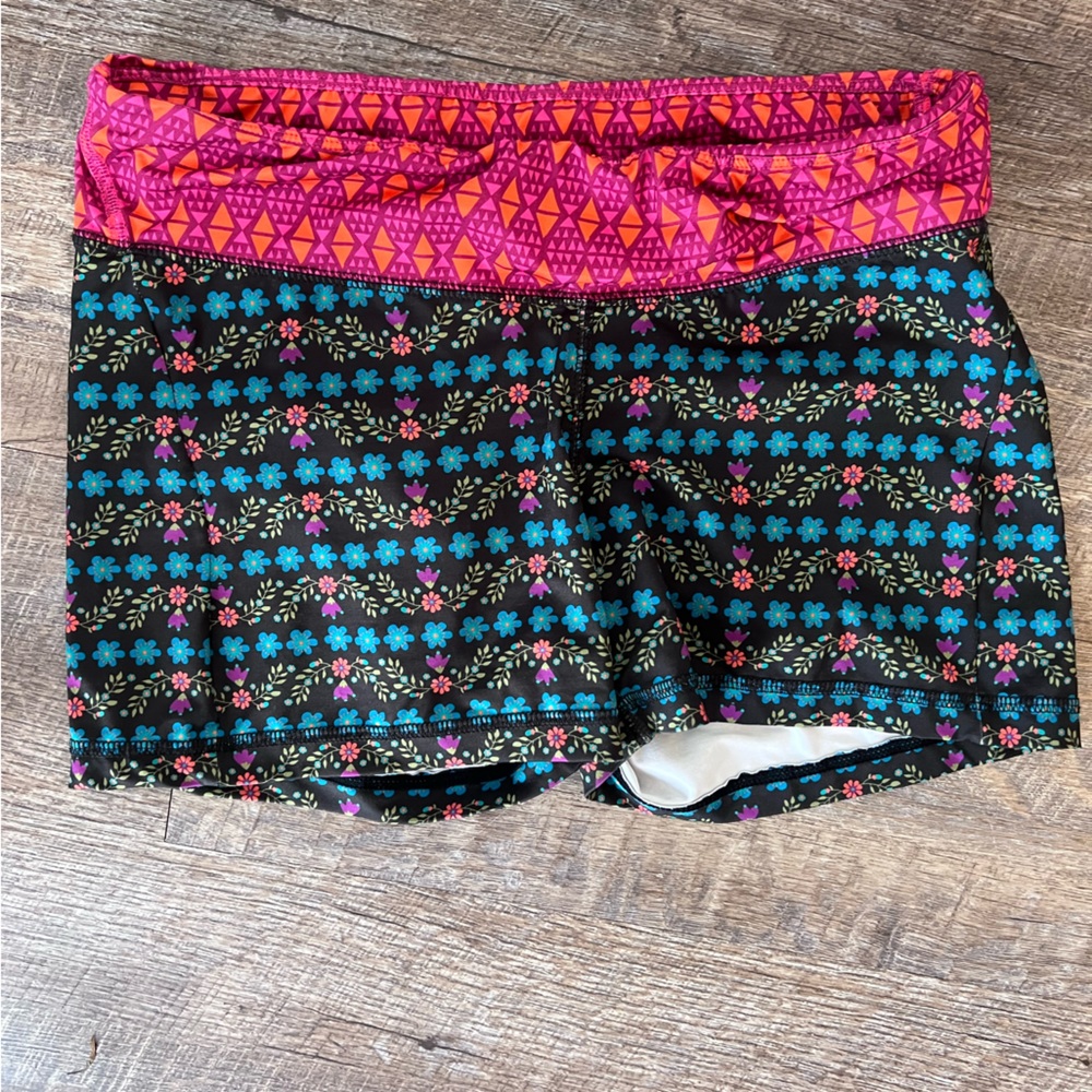 Natural Life shorts